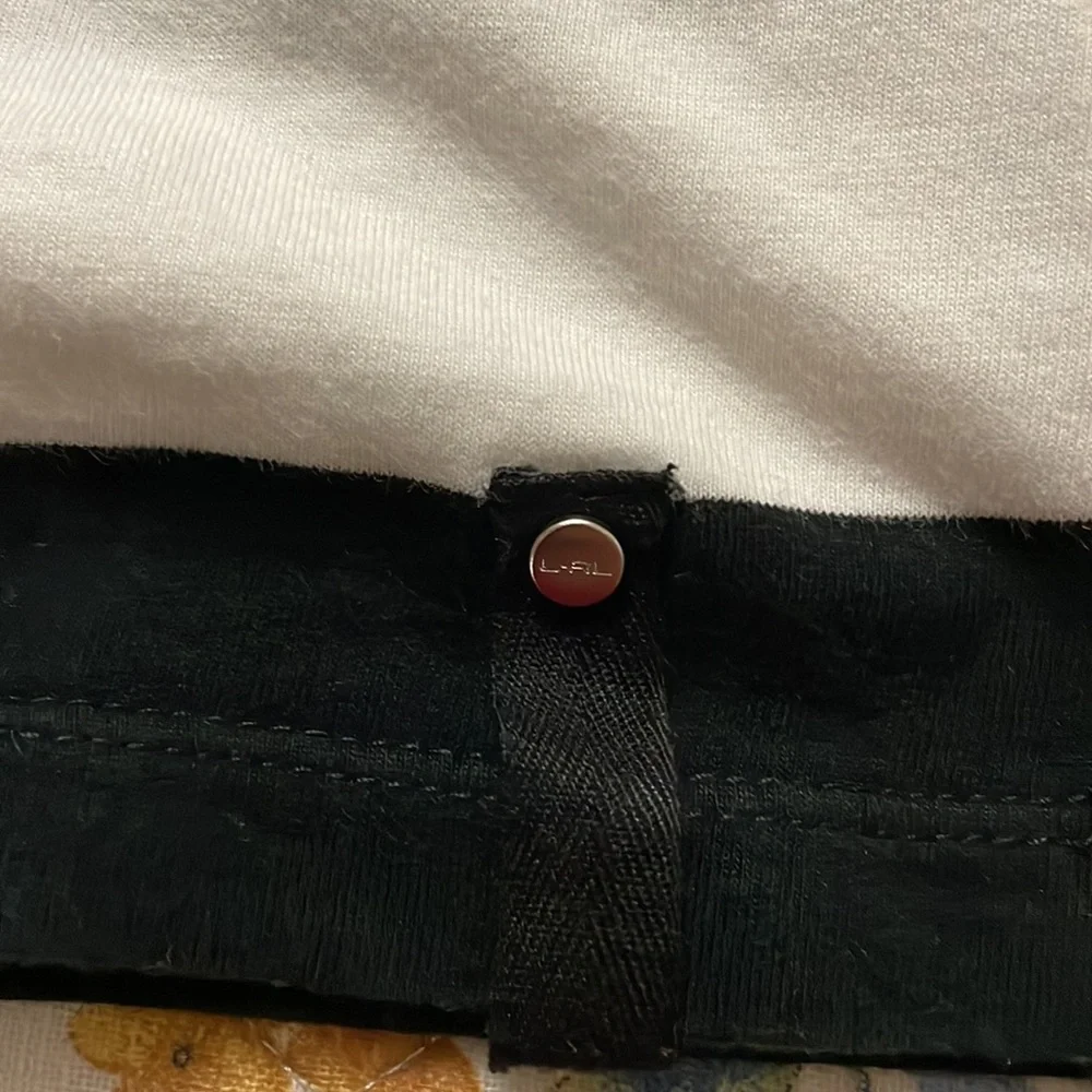 Top - Picture 4 of 6